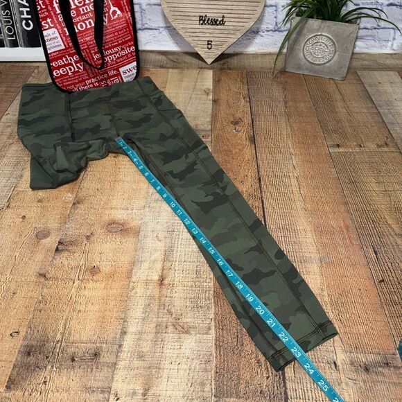 Lululemon Invigorate High-Rise Crop 23"
Heritage 365 Camo Green Twill Multi - Picture 14 of 15
